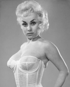 Barbara Windsor vintage UK TV and film star... Sex on legs moments 3755366