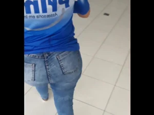 Candid Big Ass in Really Tight Jeans