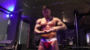 Exposed Body Builder Fag Shannon 3788110