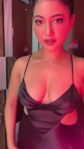 Indian Instagram model Poonam Rajput braless cleavage collection part 1 3795980