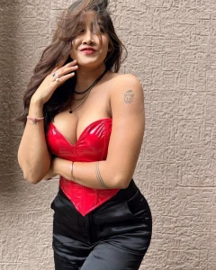 Indian Instagram girl Sofia Ansari&#039;s topless pic and cleavage videos part 1 3809045