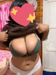 Busty Asian @0eys@sin@p@ 3822730