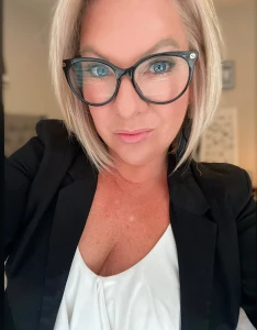 Florida MILF wearing Glasses 3844274