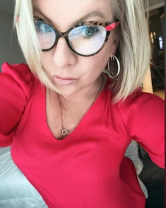 Florida MILF wearing Glasses 3844279