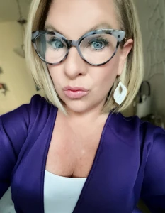 Florida MILF wearing Glasses 3844284