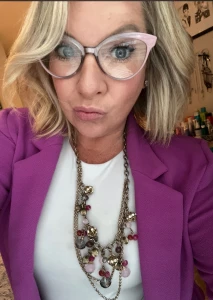 Florida MILF wearing Glasses 3844286