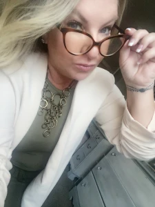 Florida MILF wearing Glasses 3844289