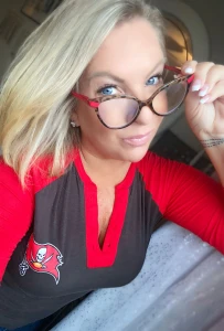 Florida MILF wearing Glasses 3844294