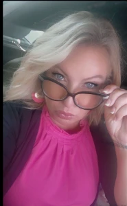 Florida MILF wearing Glasses 3844302