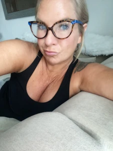 Florida MILF wearing Glasses 3844312