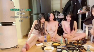 Korean Streamers Almost Nude On Live Stream