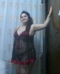 Thick Busty Arab 3888425