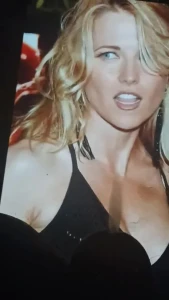 Lucy Lawless cumtribute