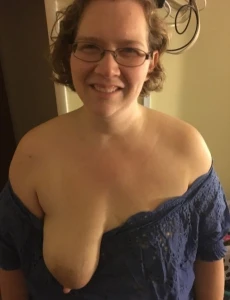 Old granny tits, love to suck on that niple 3927882