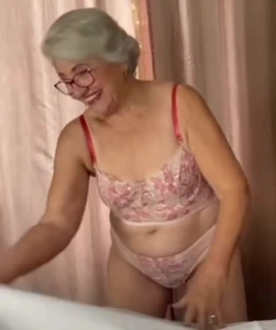 Brazilian Granny 3928568