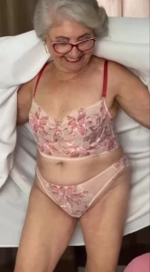 Brazilian Granny 3928572