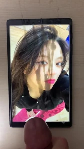 ITZY Yuna cumtribute 3971398