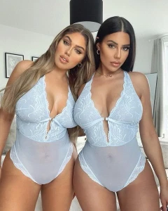 Vakili sisters 3974697