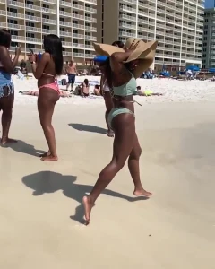 Ebony Thot with a sexy natural body 3976453