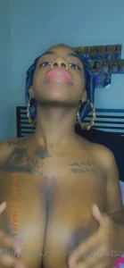 Random black tits 4020449