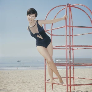 Yvonne Craig - Batgirl 4053524