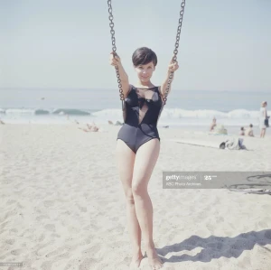 Yvonne Craig - Batgirl 4053525