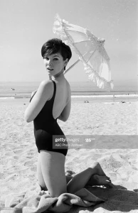 Yvonne Craig - Batgirl 4053526