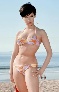 Yvonne Craig - Batgirl 4053548