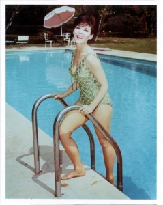 Yvonne Craig 2 - Batgirl 4056976