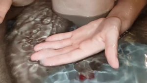 Handjob: she edges him in the bathtub then plays with the sperm cloud 4061028