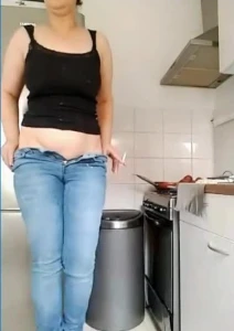 hotmilflucia Live in the kitchen 4075227