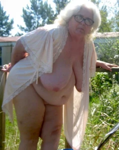 Hot amateur grannies 4075393