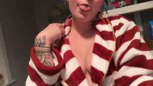 Meet my new slut Emma who wants to be a webslut. Kik bigdickbull69420 to post your slut. 4196055