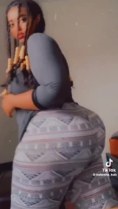 Thick AF Cutie wit Hips n All That Ass K3y1w0t 4214177