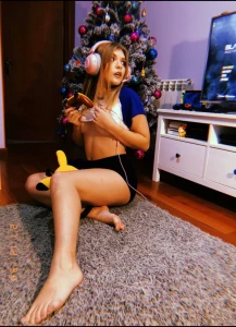 Aninha Queen (Portuguese Youtuber/Streamer) 4254473