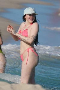 NOAH CYRUS BEACH BUM 4271288