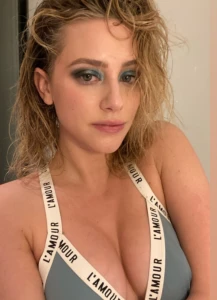 Lili Reinhart