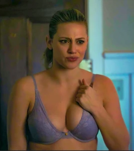 Lili Reinhart 432654