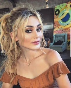 Meg Donnelly - tight 18 year old 139048